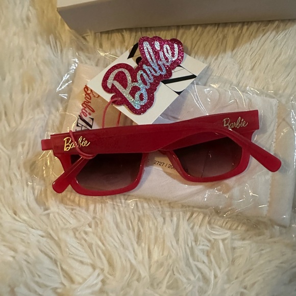 Barbie X Zara Sunglasses - Picture 7 of 11